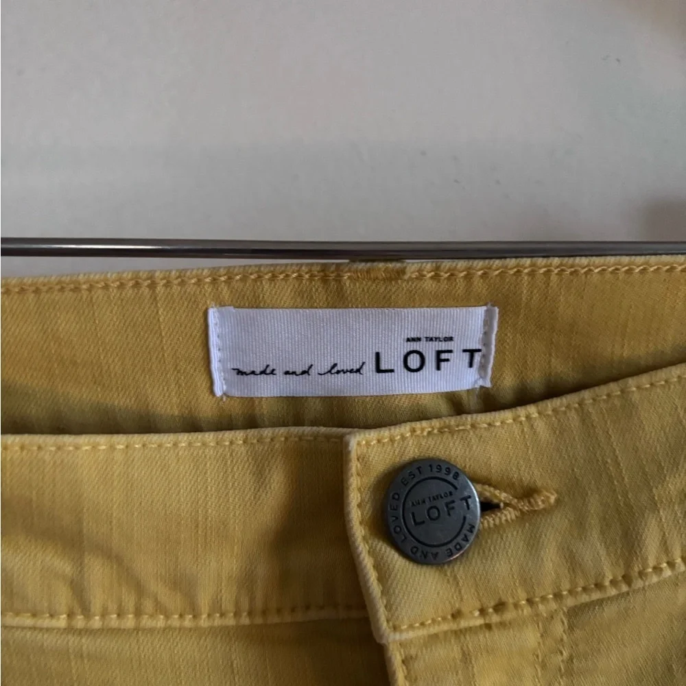 LOFT Yellow‎ Skinny Cropped Jeans size 6, waist 28 with Raw Hem